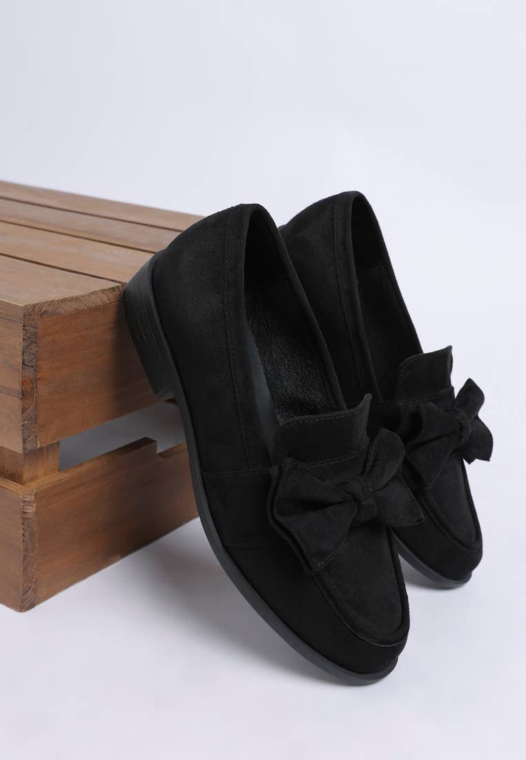 Havisham Bow Accent Heeled Loafers: Black / US-7 / UK-5 / EU-38