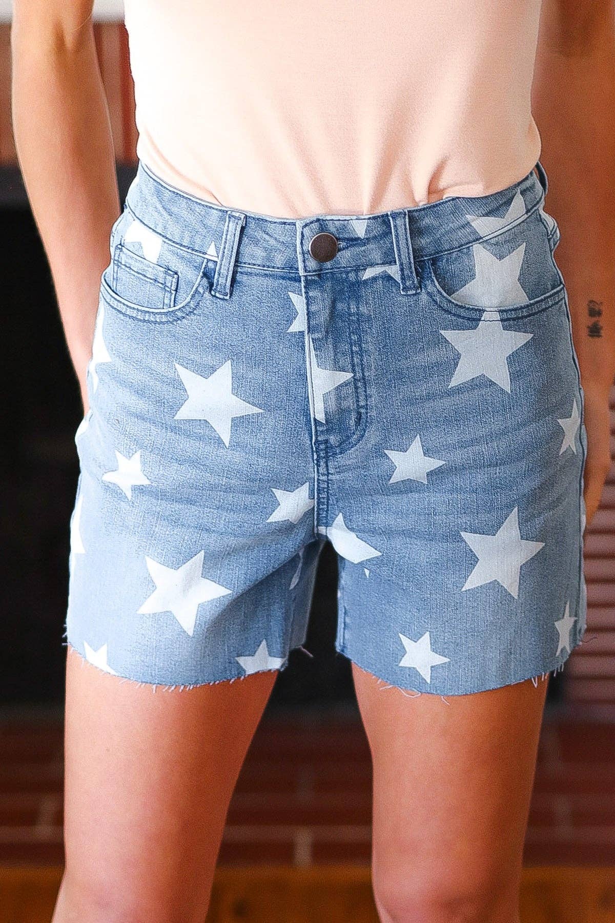 Light Wash Star Print High Rise Denim Patriotic Shorts: 2X